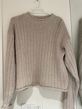 Cozy Ribbed Crewneck Sweater - Light Taupe